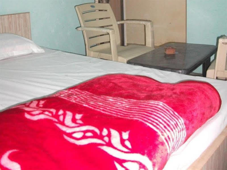 Holy City Inn Varanasi Exterior foto
